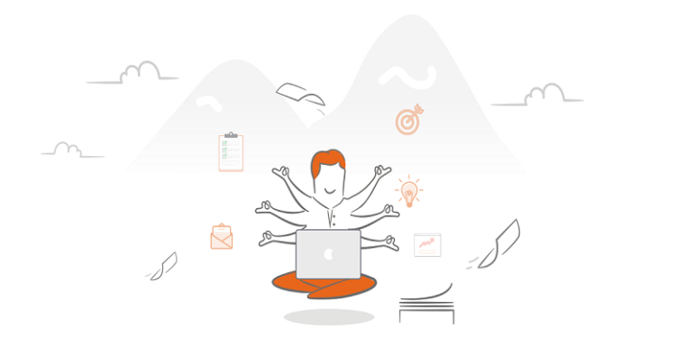 Een copywriter met vele handen en vele vaardigheden zit achter een laptop